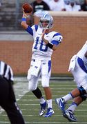 Logan Kilgore of the Middle Tennessee Blue Raiders looks to throw News  Photo - Getty Images