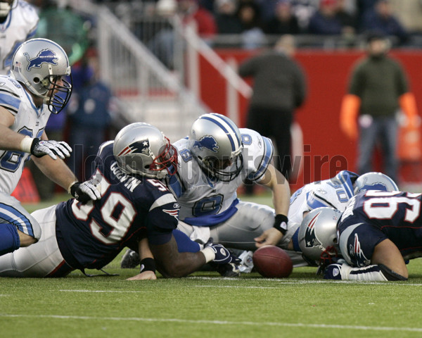 New England Patriots linebacker Rosevelt Colvin (59) celebrates