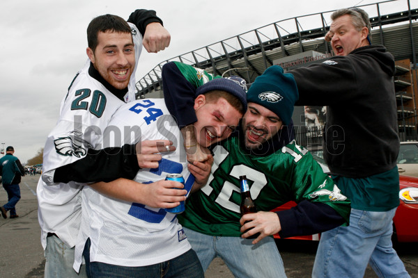 Dallas Cowboys linebacker Bradie James sacks Philadelphia Eagles