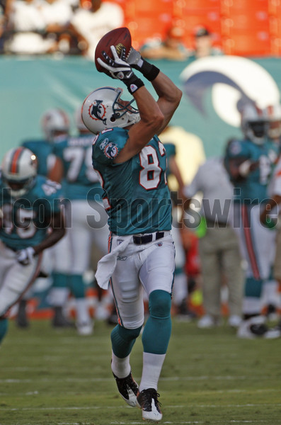 Jacksonville Jaguars Vs. Miami Dolphins. Fans Support On NFL Game.  Silhouette Of Supporters, Big Screen With Two Rivals In Background. Stock  Photo, Picture and Royalty Free Image. Image 151160305.