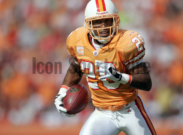 08 NOV 2009: Sammy Stroughter (18) of the Buccaneers celebrates his  touchdown during the game between the Green Bay Packers and the Tampa Bay  Buccaneers at Raymond James Stadium in Tampa, Florida. (