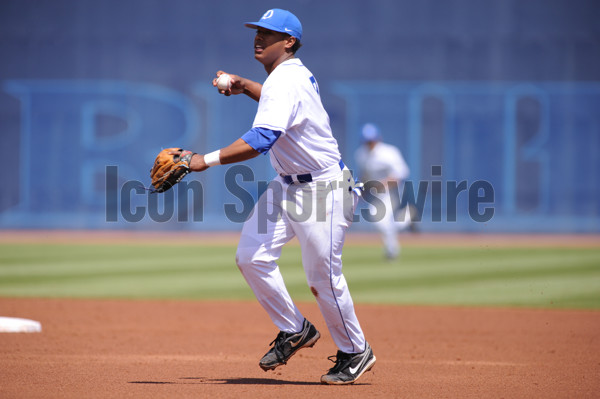 Download Marcus Stroman With Baseball Mitt Wallpaper