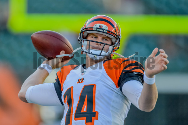 Cincinnati Bengals quarterback Andy Dalton (14) warms up before an