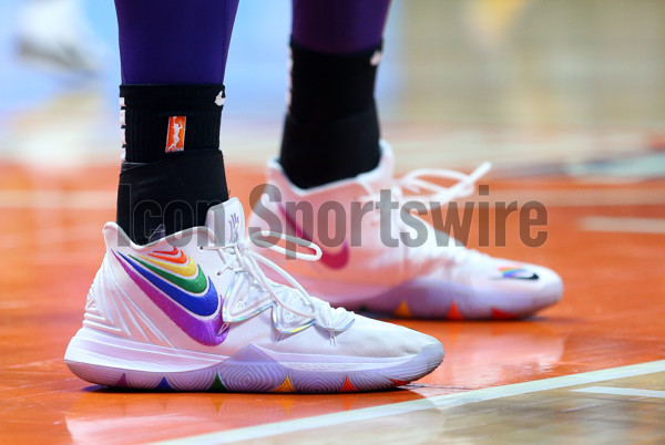 Kyrie clearance 5 betrue