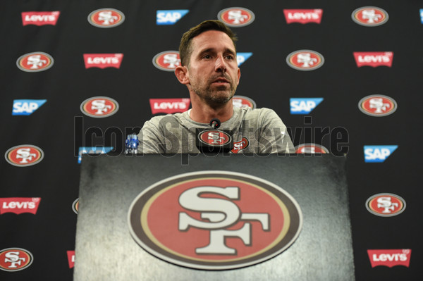 COACH KYLE SHANAHAN SAN FRANCISCO 49ERS 8X10 SPORTS PHOTO (WW)