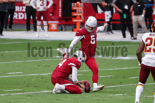 Gillette Stadium. 29th Nov, 2020. MA, USA; Arizona Cardinals punter Andy  Lee (4) and Arizona Cardinals kicker Zane Gonzalez (5) in action during the  NFL game between Arizona Cardinals and New England