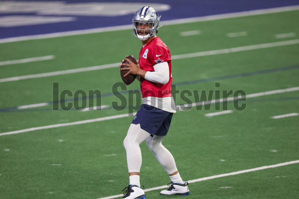 FRISCO, TX - JUNE 02: Dallas Cowboys wide receiver Dontario Drummond (19)  makes a catch during the