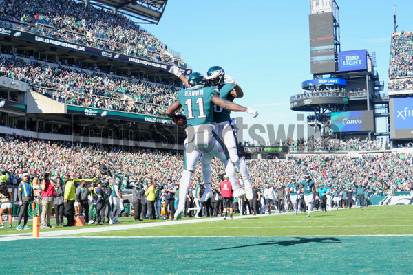 PHILADELPHIA, PA - OCTOBER 30: Philadelphia Eagles Wide Receiver