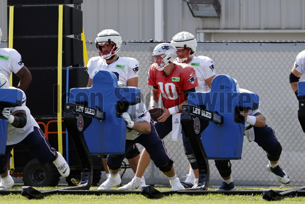 New England Patriots wide receiver Tre Nixon (82) warms uo before