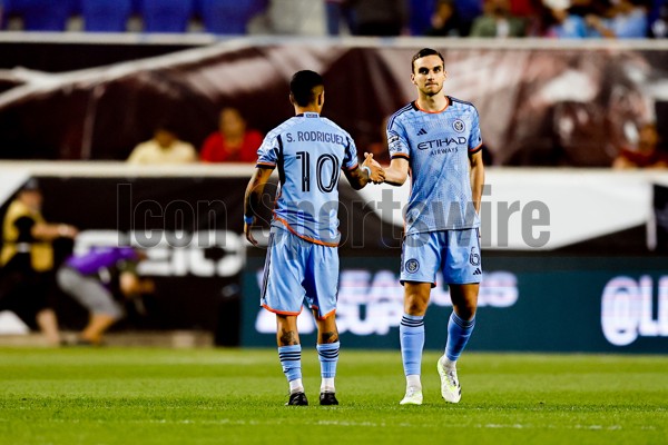 HARRISON, NJ - MARCH 04: Frankie Amaya #8 of New York Red Bulls