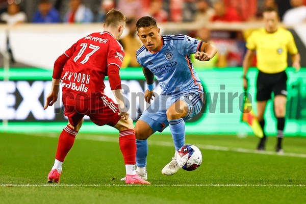 HARRISON, NJ - MARCH 04: Frankie Amaya #8 of New York Red Bulls