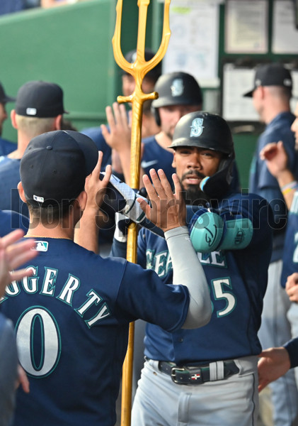 Seattle Mariners Teoscar Hernandez 35 Handed Foto de stock de contenido  editorial - Imagen de stock