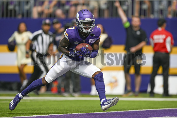 Minnesota Vikings wide receiver Jalen Nailor (83) runs against the