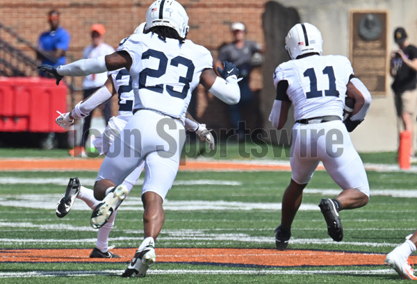 CHAMPAIGN, IL - SEPTEMBER 16: Illinois Fighting Illini Quarterback