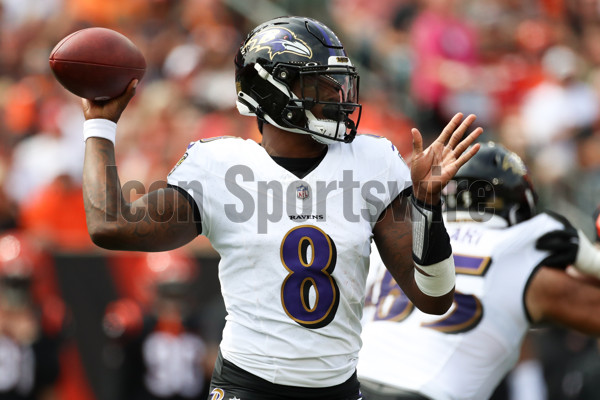 10 September 2007: Cincinnati Bengals Landon Johnson (59) against the  Baltimore Ravens in their NFL football game at Paul Brown Stadium in  Cincinnati, Ohio. (Icon Sportswire via AP Images Stock Photo - Alamy